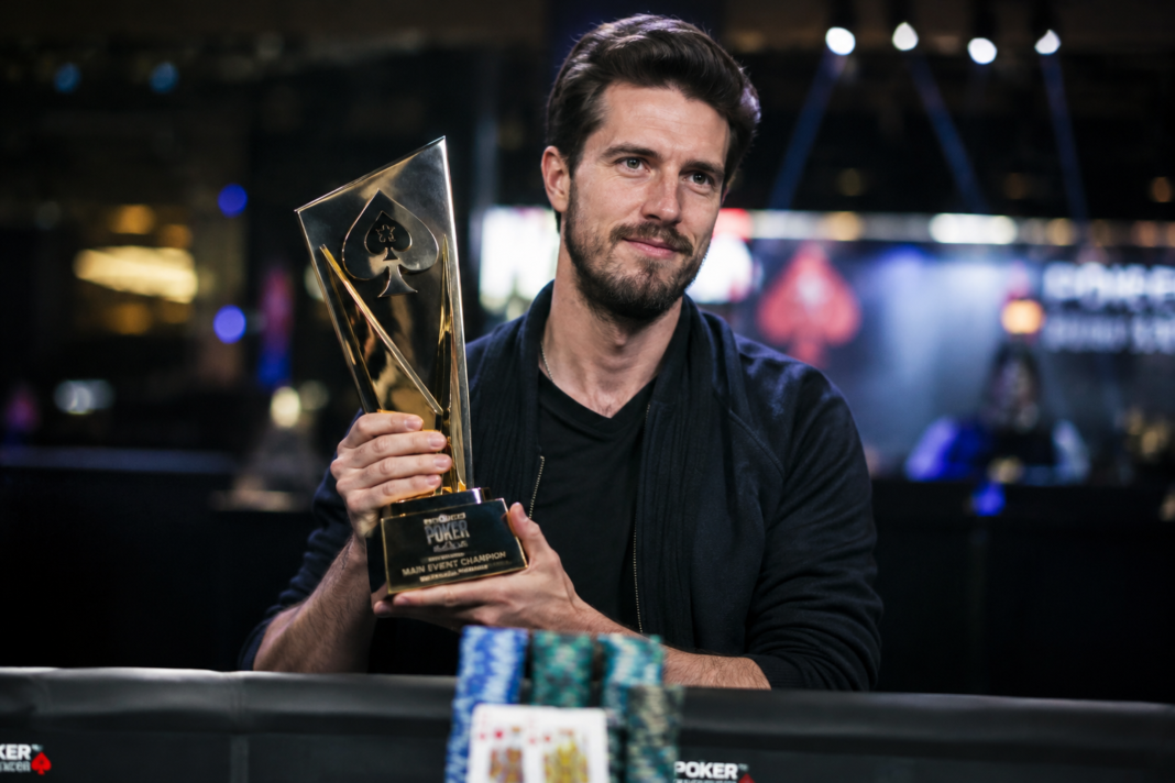 Hun Wei Lee élimine Joe Hachem et s'empare du trophée après un tournoi à 715 inscrits